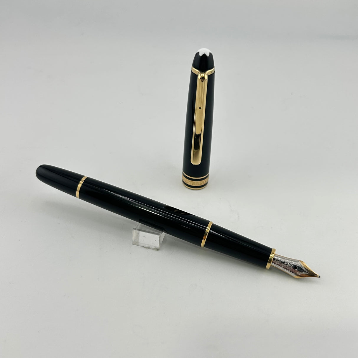 Montblanc Meisterstück Classique 144 Black gold trim - Fountain Pen