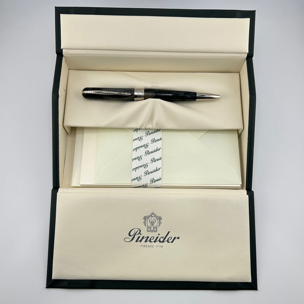 Pineider Avatar UR black /grey Marble - Ballpoint Pen