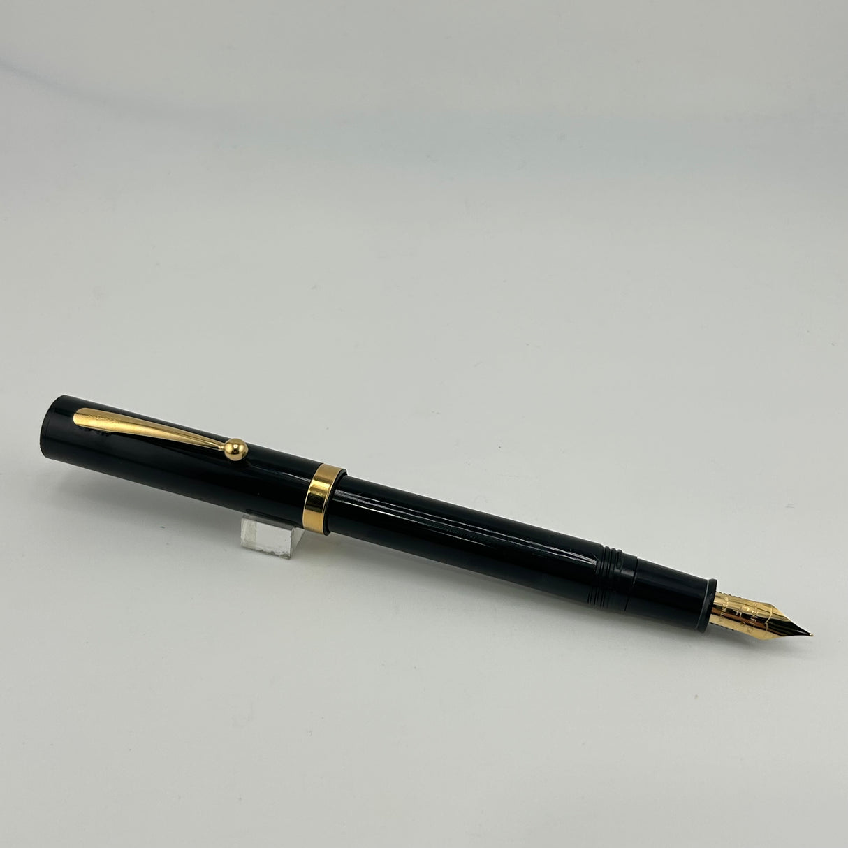 Sheaffer No Nonsense circa 2000 - Fountain Pen