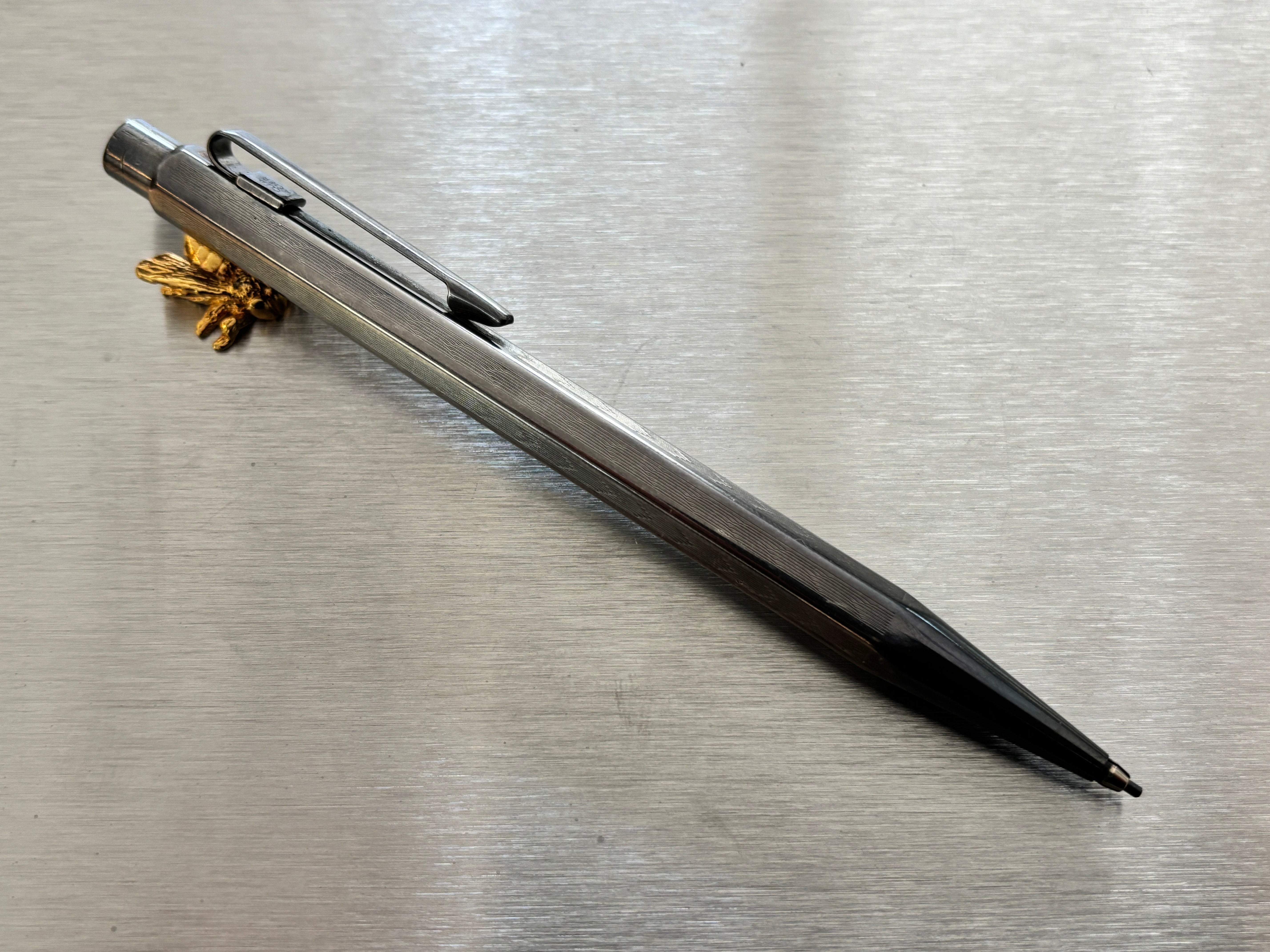 Caran D'ache Ecridor Faceted chevrons engraved - Pencil