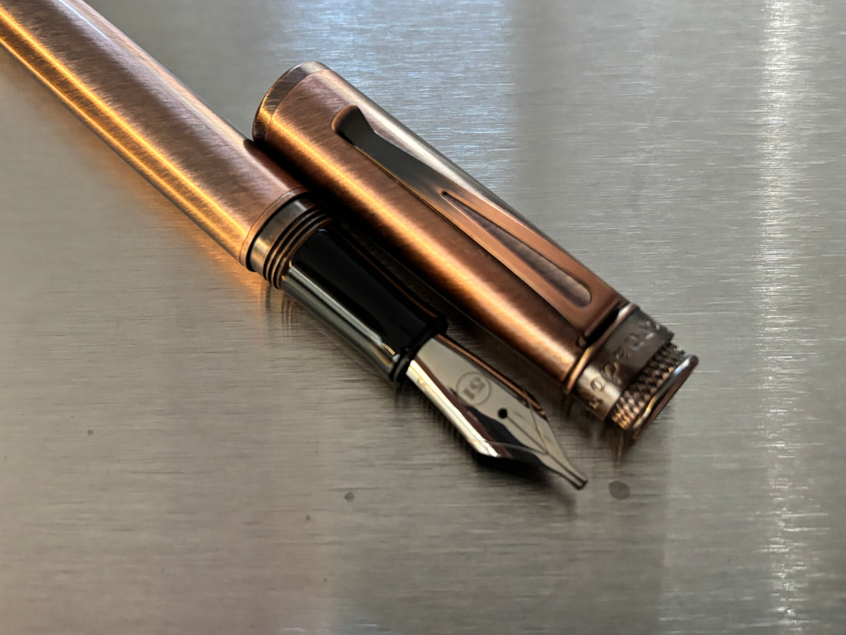 Retro 51 Tornado Bronze gun - Fountain Pen