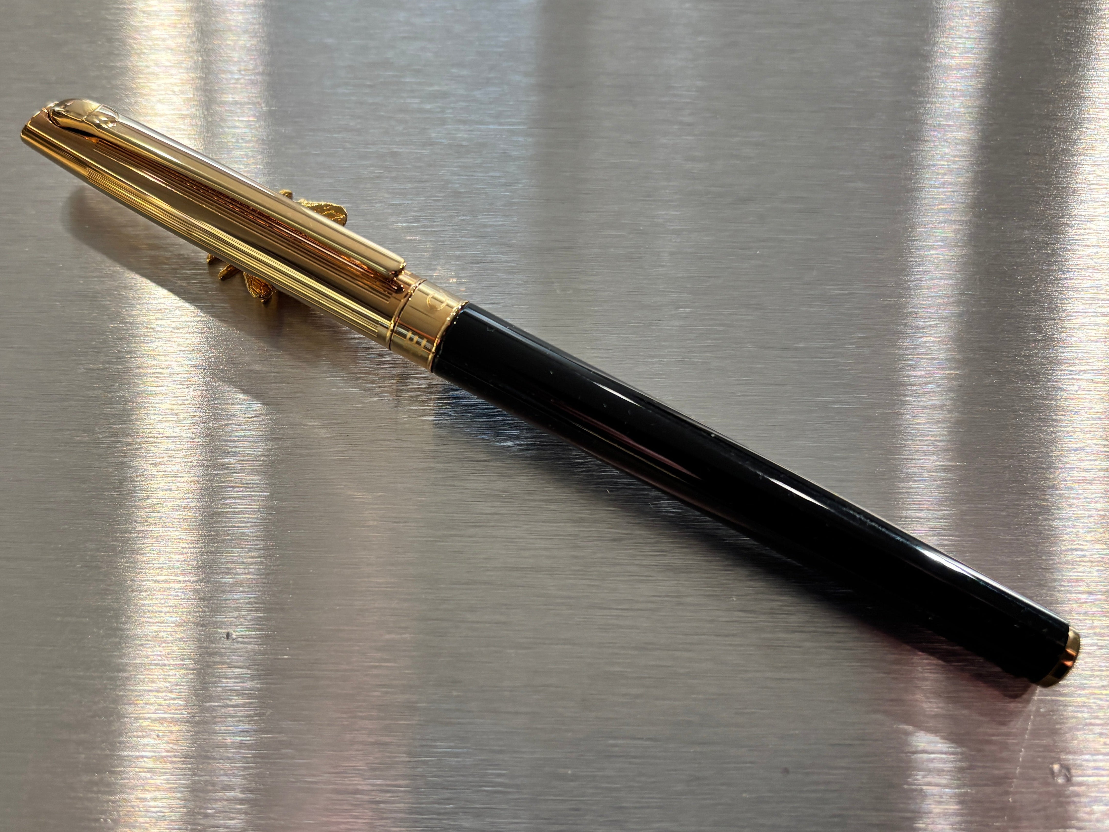 Caran D'Ache Slim Leman Black Lacquer Gold Cap - Fountain Pen