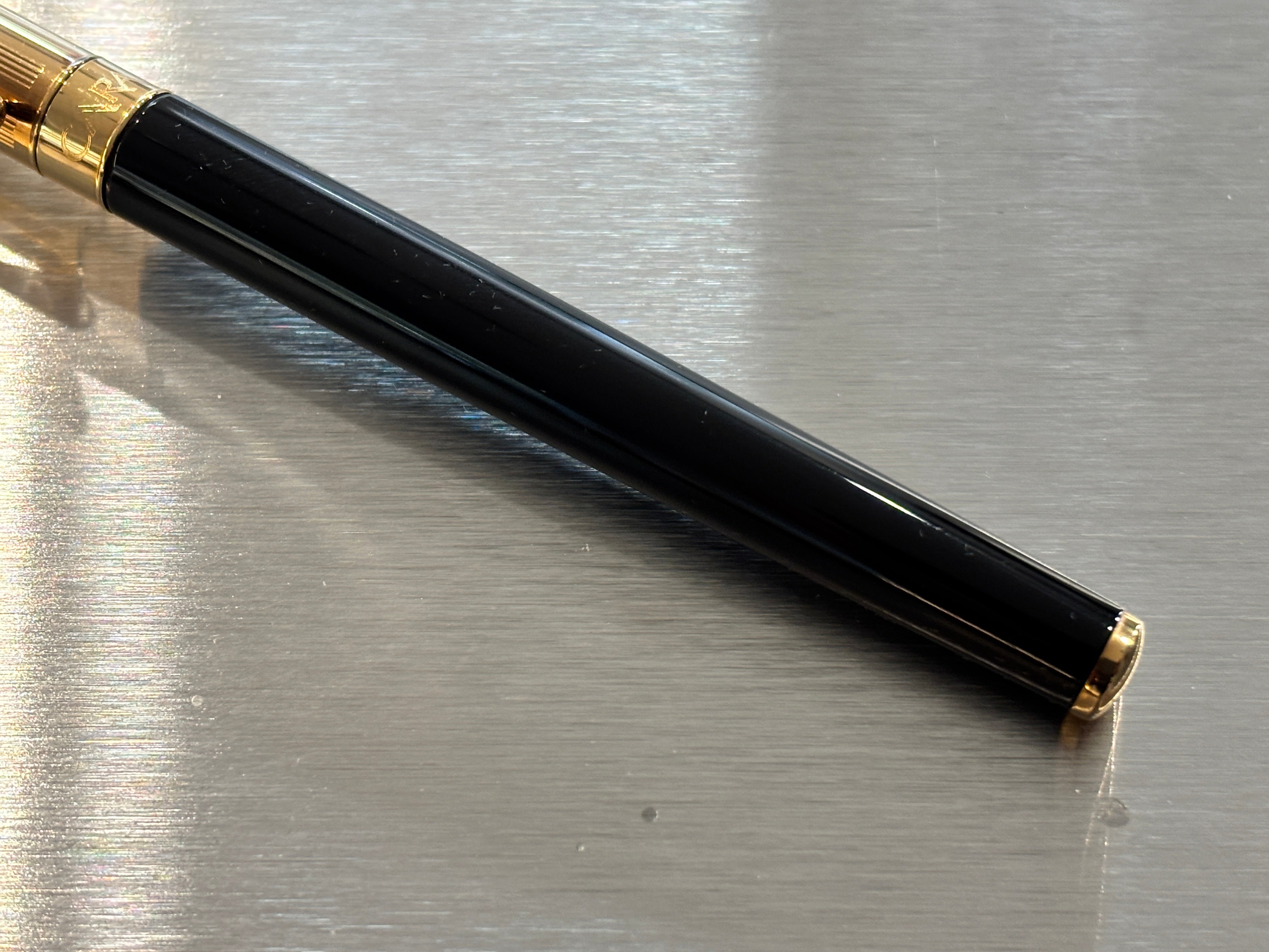Caran D'Ache Slim Leman Black Lacquer Gold Cap - Fountain Pen