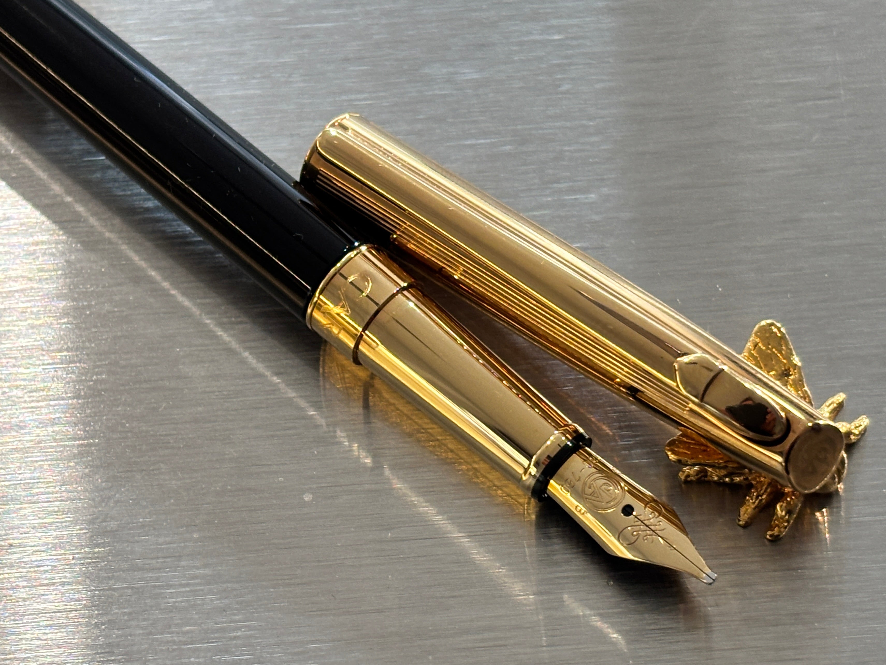 Caran D'Ache Slim Leman Black Lacquer Gold Cap - Fountain Pen