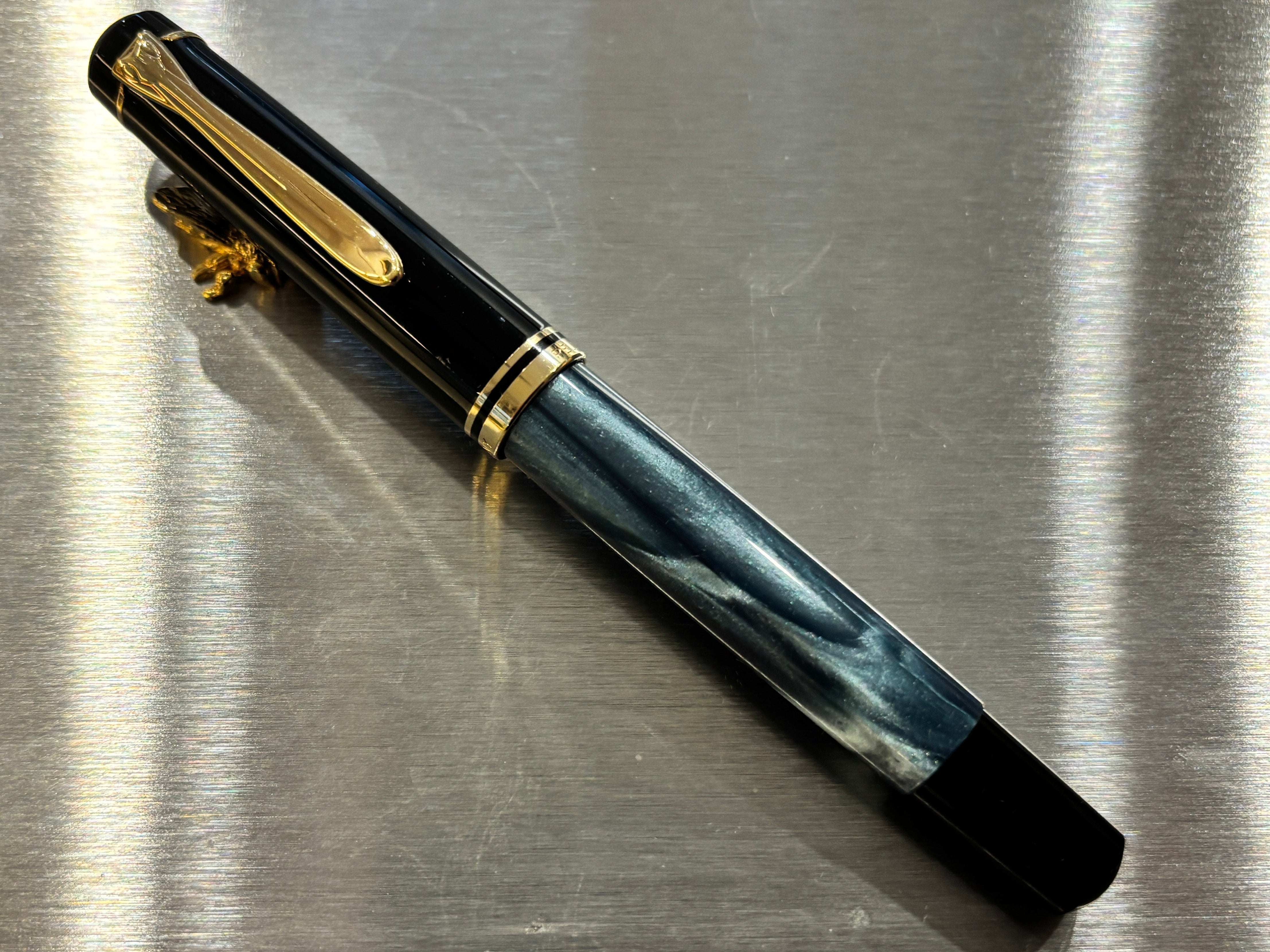 Pelikan R200 Green marble Black cap - Roller Ball