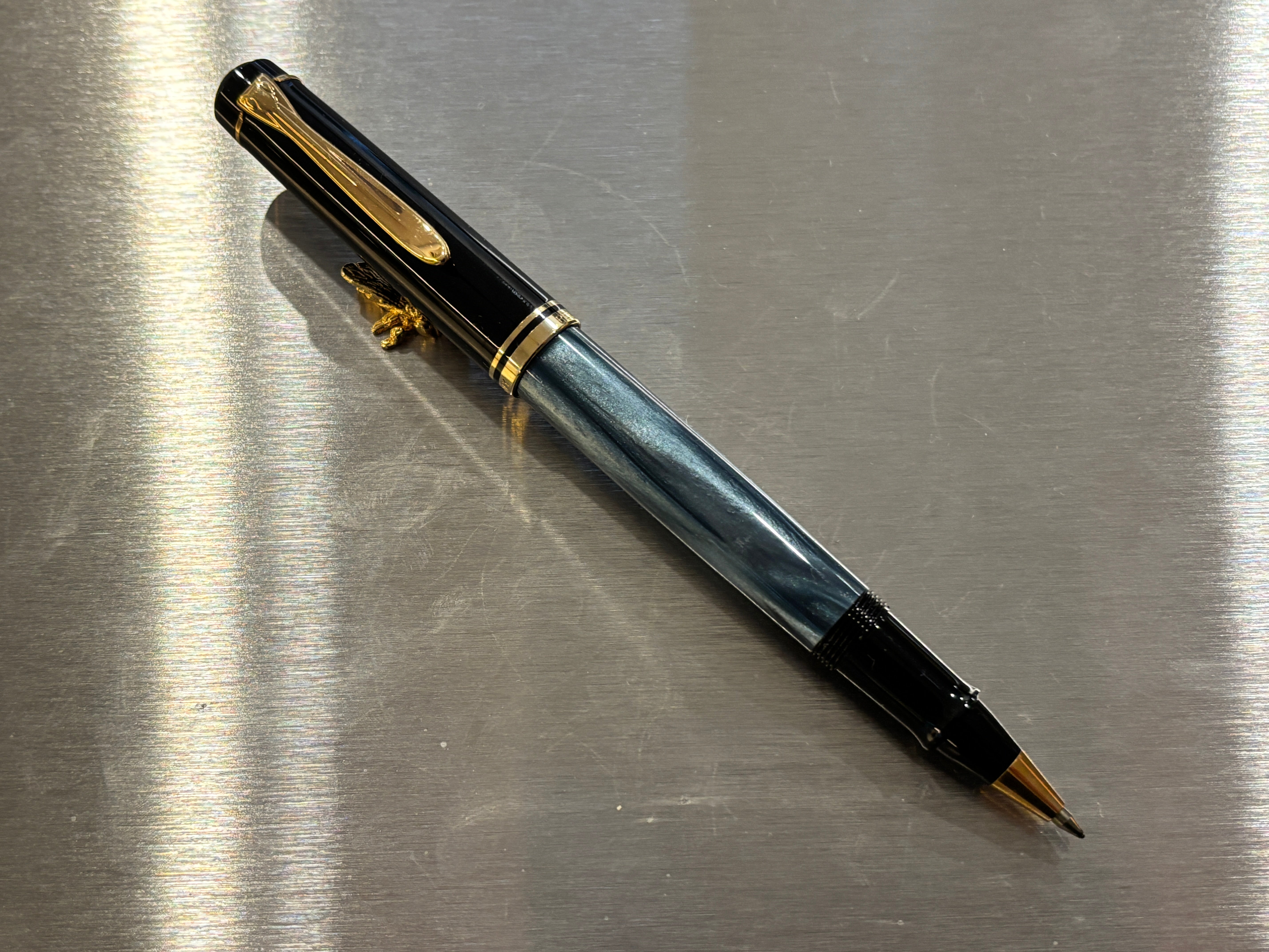 Pelikan R200 Green marble Black cap - Roller Ball
