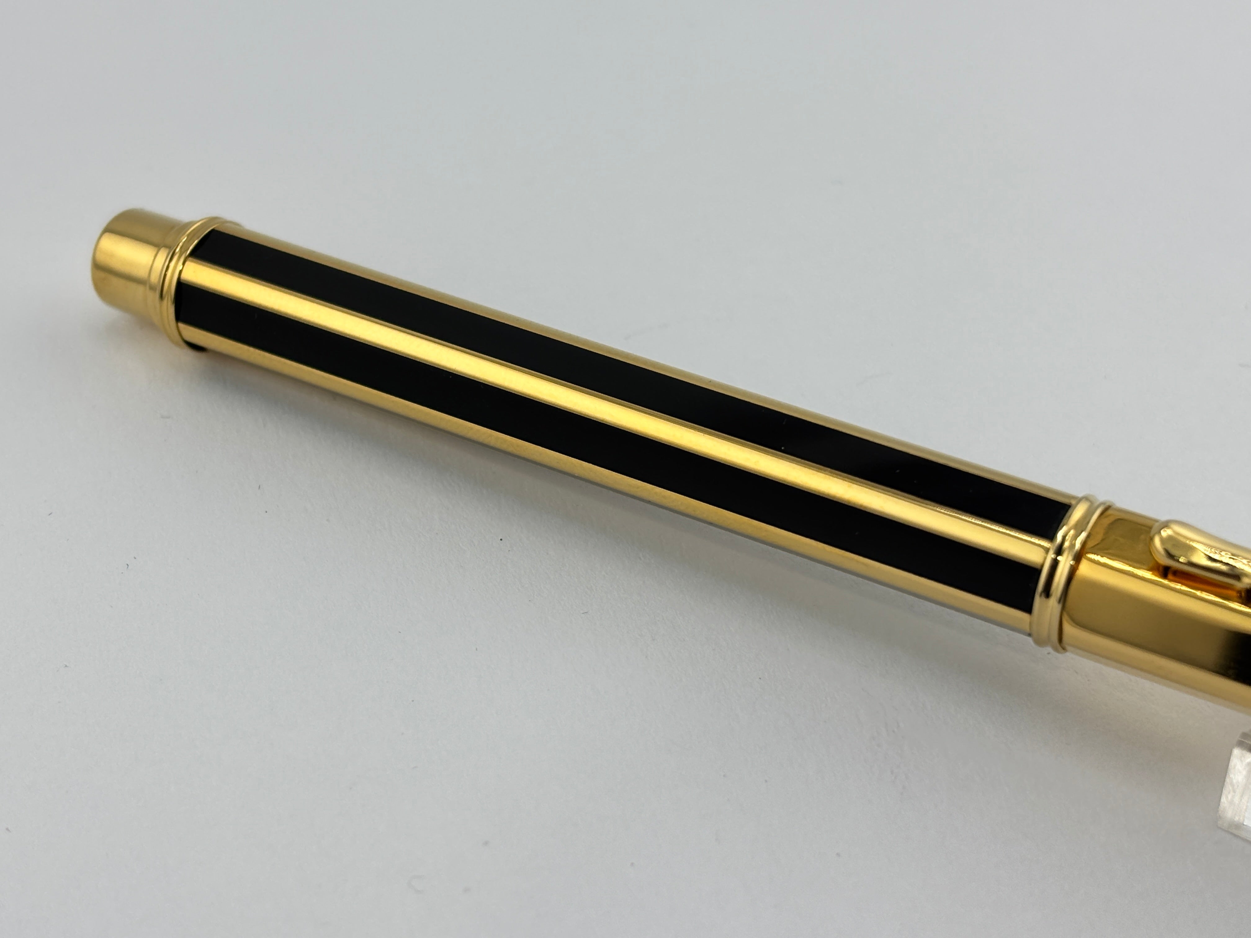 Caran D'ache Varius "Laque de Chine" Black and Gold Facetted Fountain Pen - Medium 18kt Gold Nib