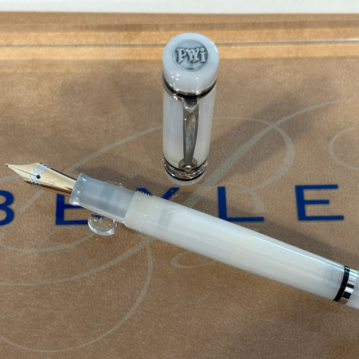 Bexley Decoband PWI Pen World International White Pearl