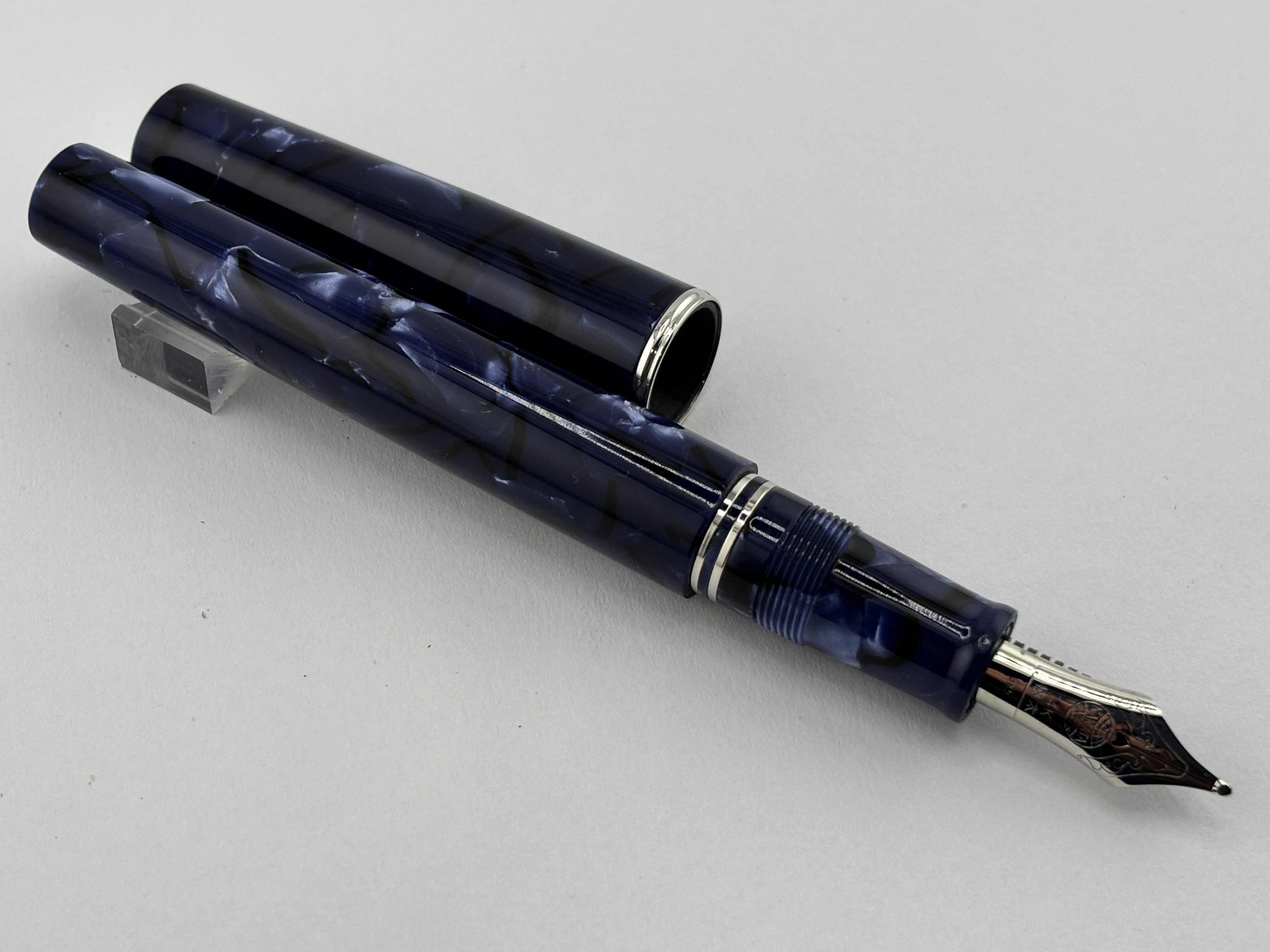 Armando Simoni Club Bologna Medio Blue la Royale Celluloid fitted with Nakaya Double Broad 14kt Gold Nib