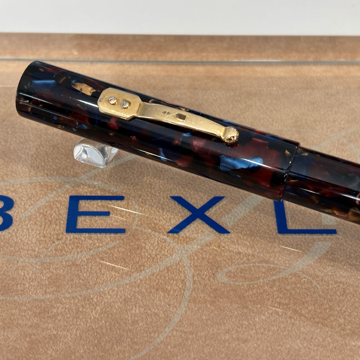 Bexley Gran Finale 1998 Tiger Eye Oversized Fountain Pen - Broad 14kt Gold Nib