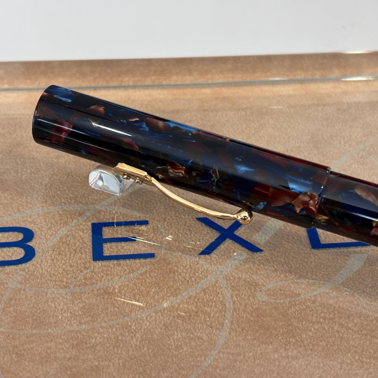 Bexley Gran Finale 1998 Tiger Eye Oversized Fountain Pen - Broad 14kt Gold Nib