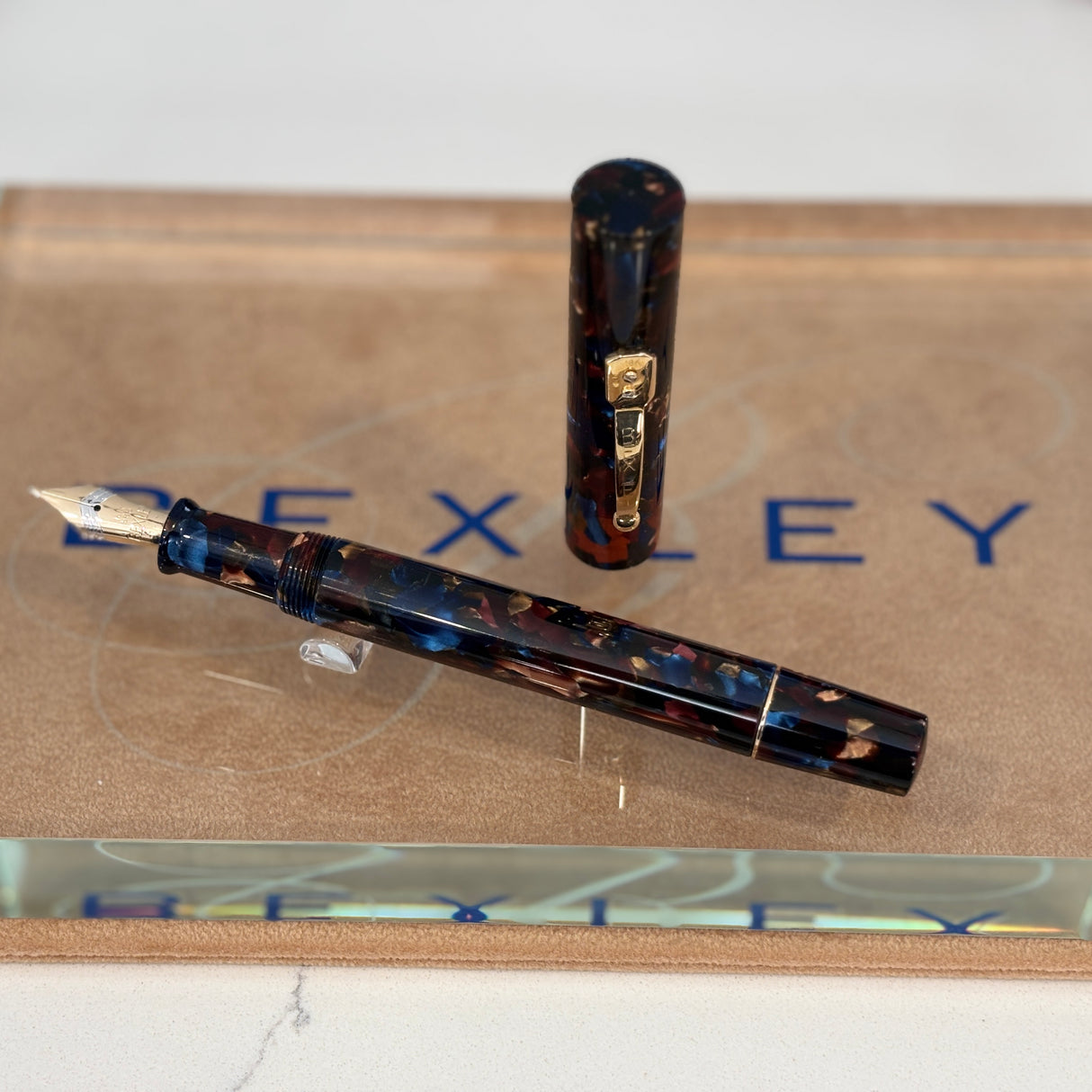 Bexley Gran Finale 1998 Tiger Eye Oversized Fountain Pen - Broad 14kt Gold Nib