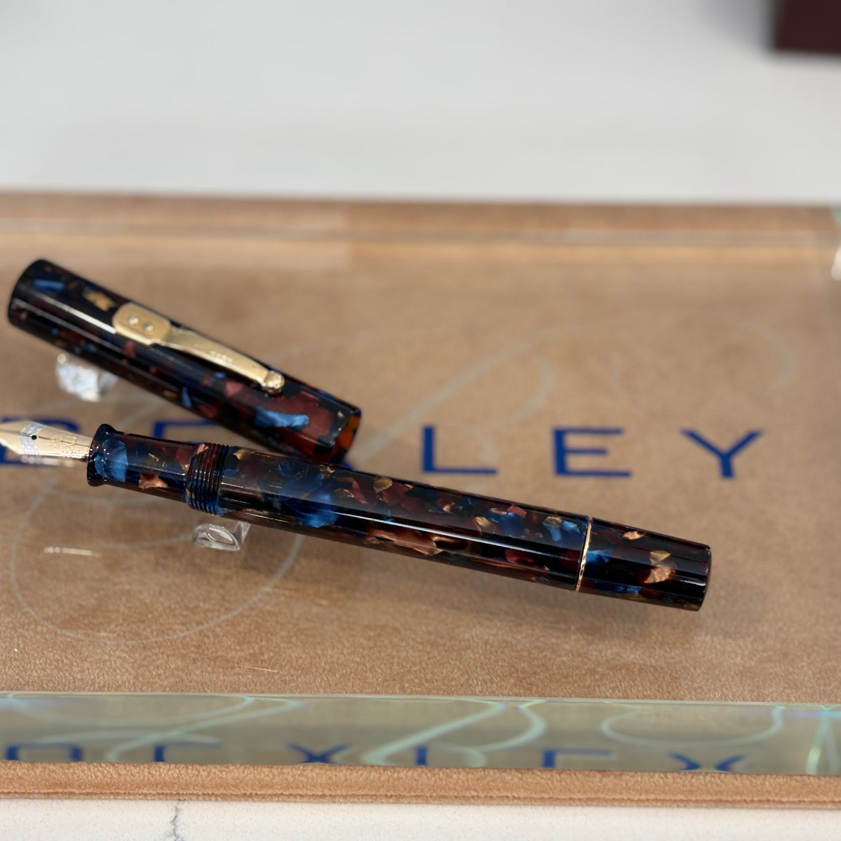 Bexley Gran Finale 1998 Tiger Eye Oversized Fountain Pen - Broad 14kt Gold Nib