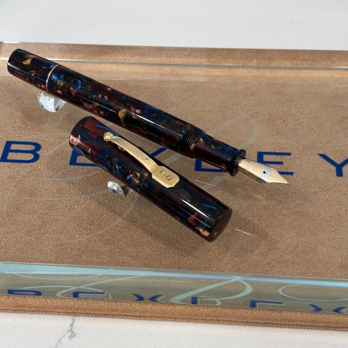 Bexley Gran Finale 1998 Tiger Eye Oversized Fountain Pen - Broad 14kt Gold Nib