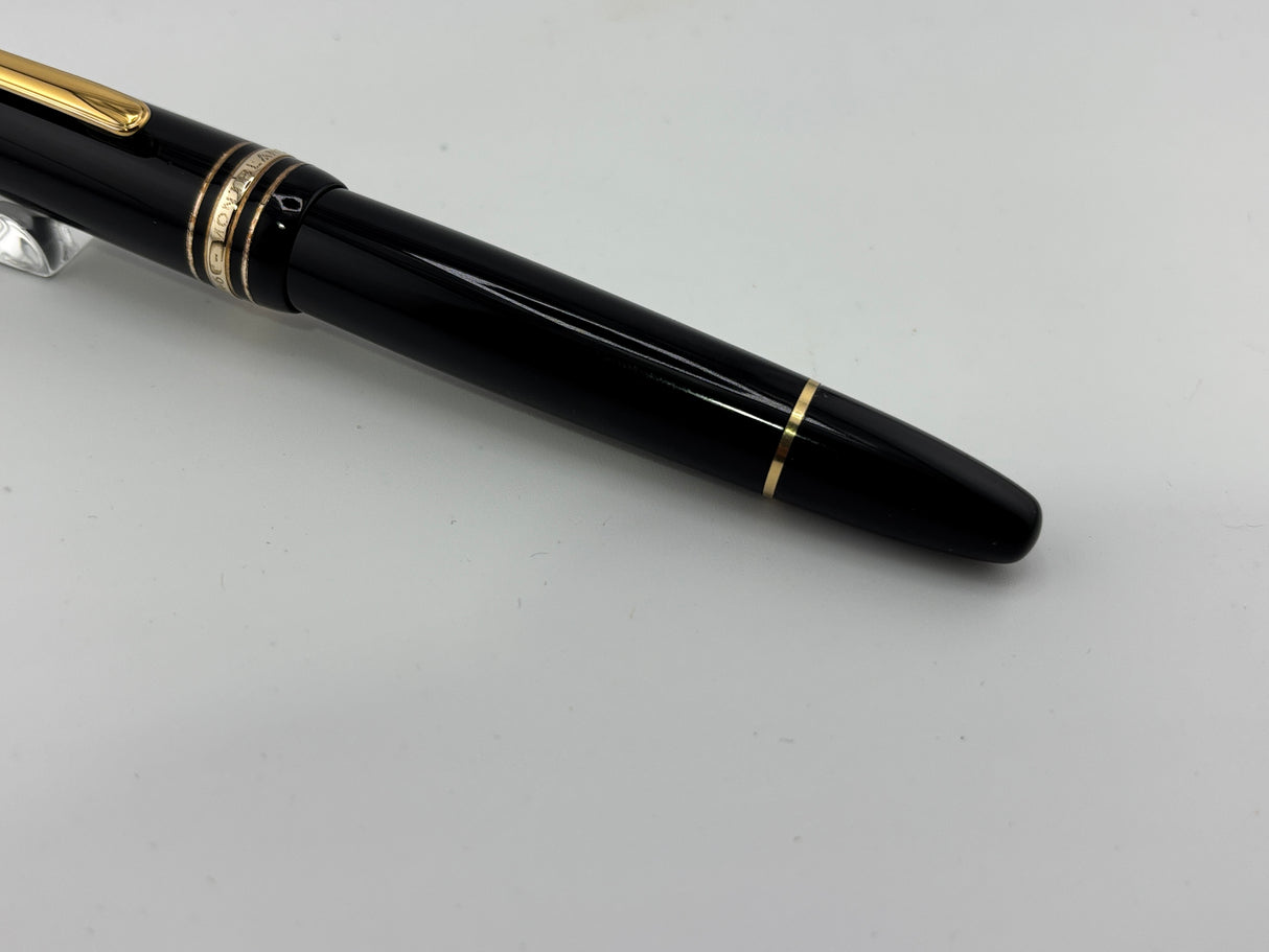 Montblanc #146 LeGrand Meisterstuck Fountain Pen - Medium 14kt Gold Nib