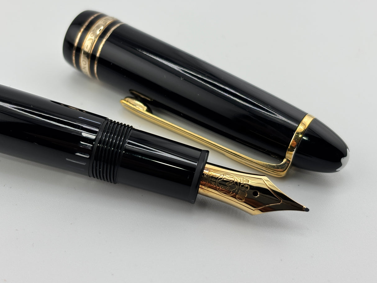 Montblanc #146 LeGrand Meisterstuck Fountain Pen - Medium 14kt Gold Nib