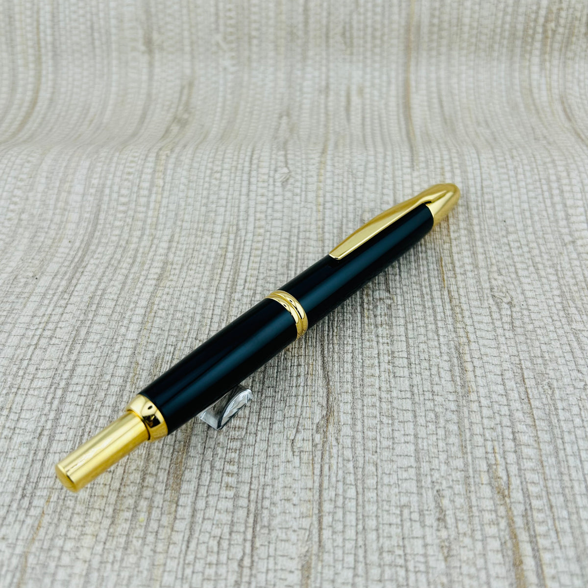 Pilot Vanishing Point Black and Gold - Fountain Pen
