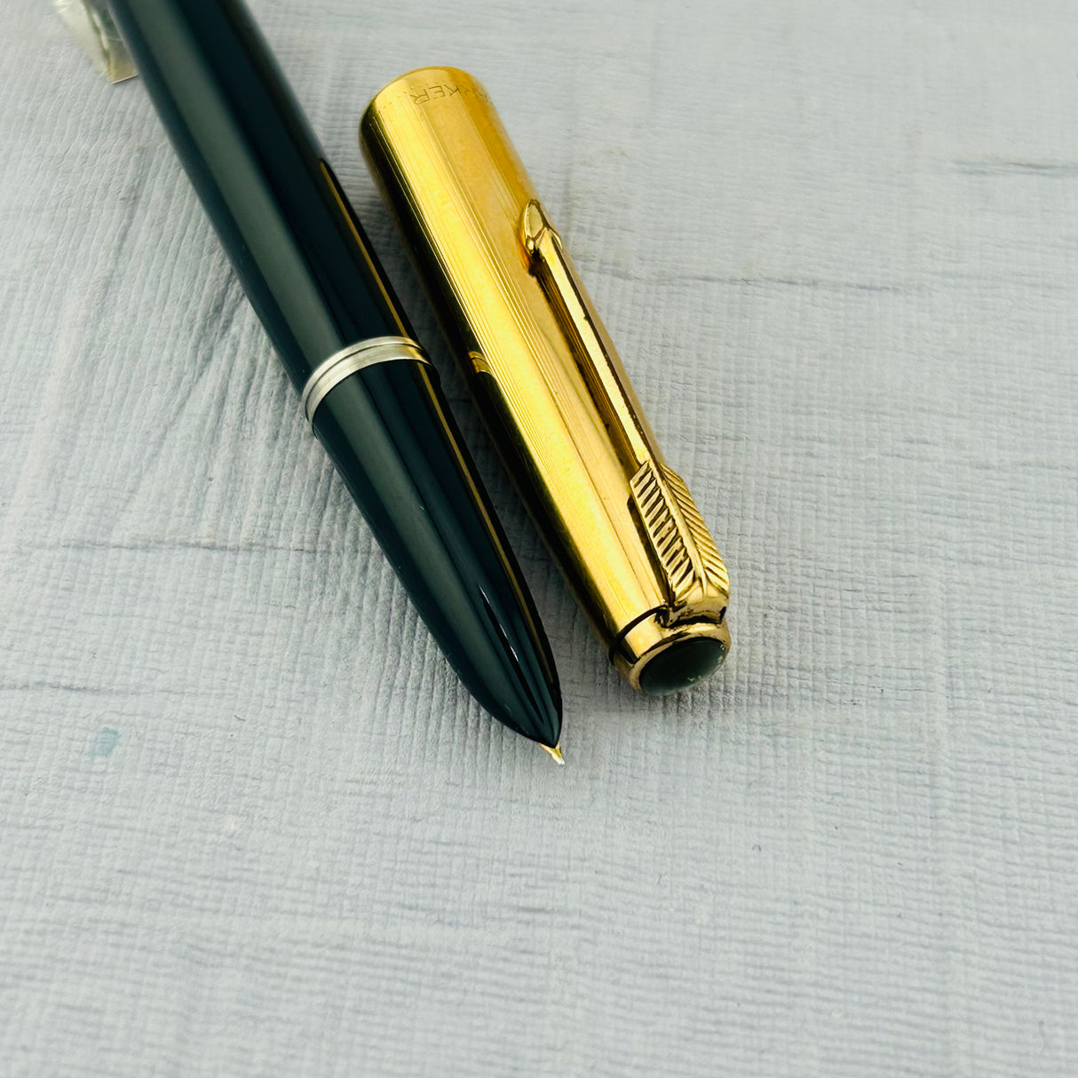 Parker 51 Aerometric Navy Blue Gold Cap - Fountain Pen