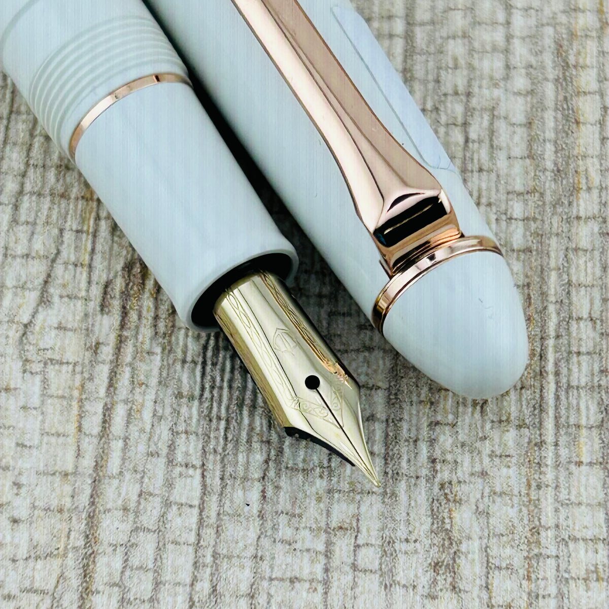 Sailor Facine White with Pink/Rose Gold Trim - Fountain Pen