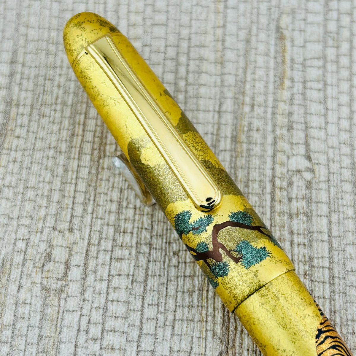 Platinum #3776 Century Kanazawa - Haku Matsu-Tora - Fountain Pen