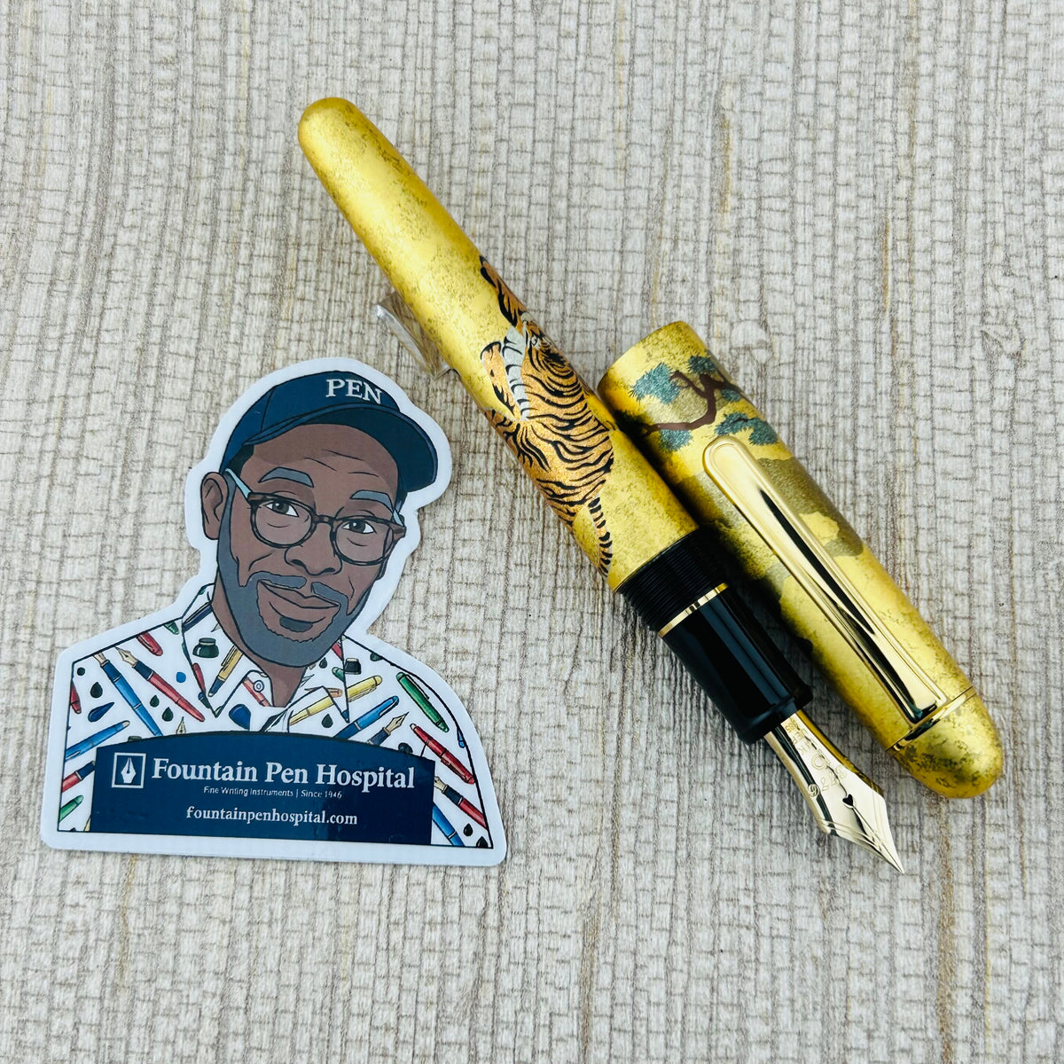 Platinum #3776 Century Kanazawa - Haku Matsu-Tora - Fountain Pen