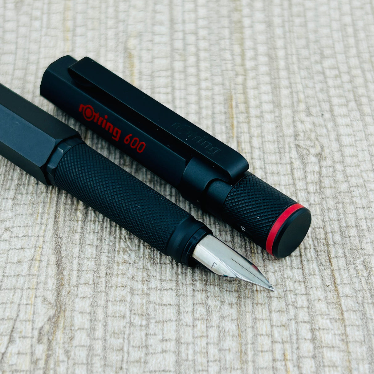 Rotring 600 Matte Black - Fountain Pen