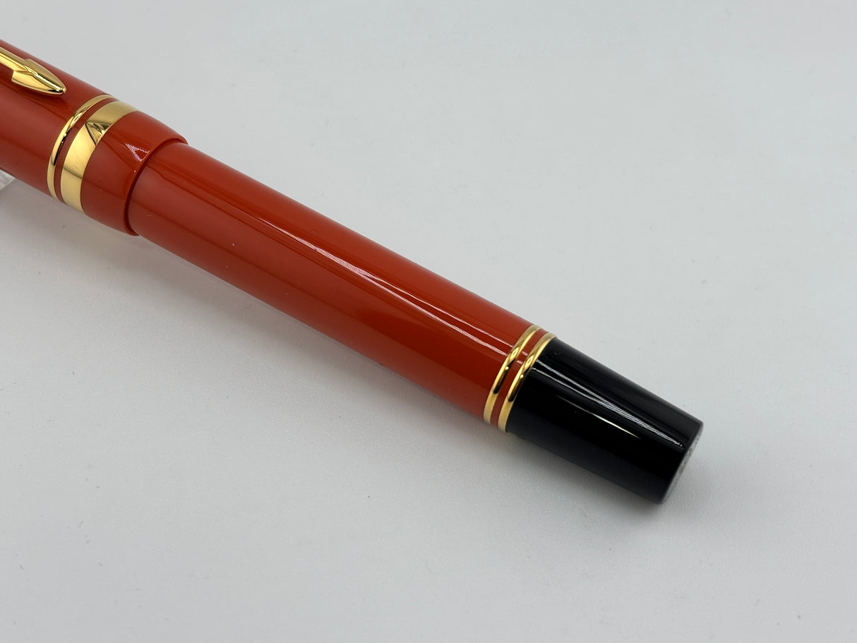 Parker Duofold Centennial (Largest Size) Douglas MacArthur/World War II Commemorative Limited Edition Fountain Pen - Medium 18kt Gold Nib