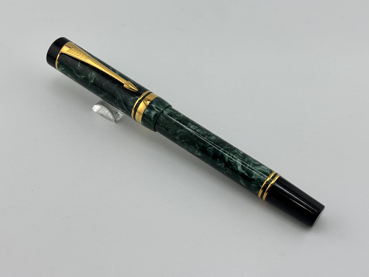 Parker International Duofold Green Marble Fountain Pen - Fine 18kt Gold Nib