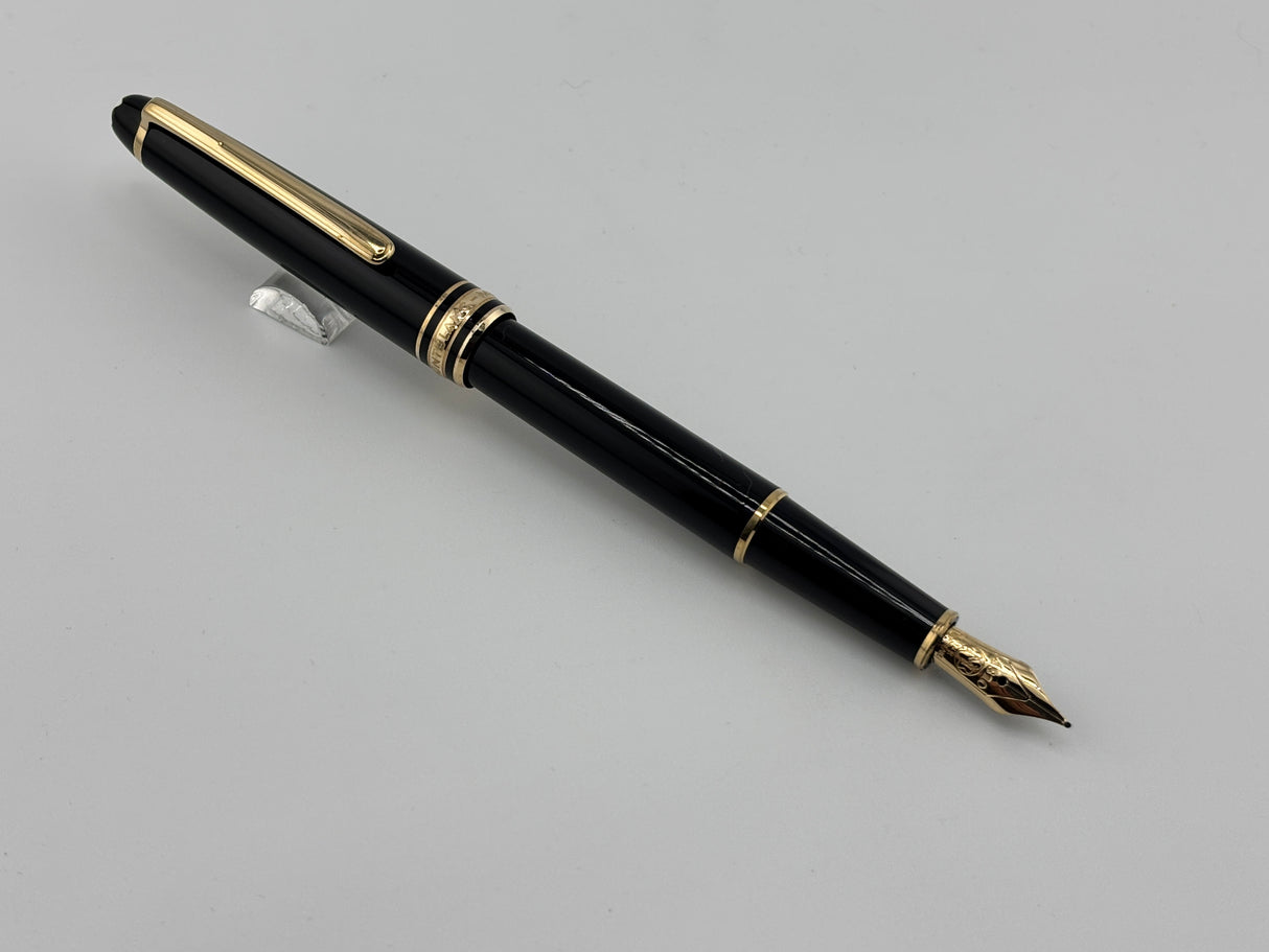 Montblanc Classique #144 Black Resin Fountain Pen - Medium 14kt Gold Nib