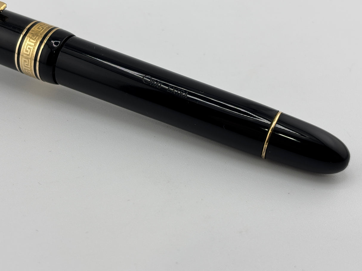 OMAS Largest Ogiva "Extra" Black Fountain Pen - Medium 18kt Gold Nib