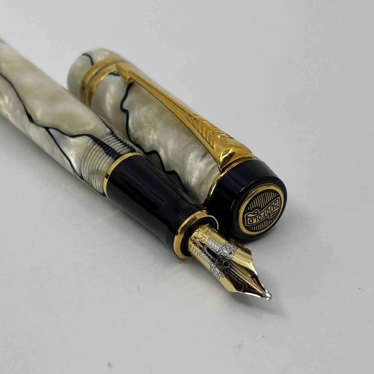 Parker Duofold International (Standard Size) Pearl & Black Fountain Pen - Broad 18kt Gold Nib