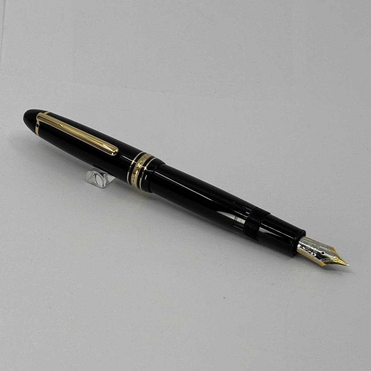Montblanc #146 Black Resin LeGrand Meisterstuck Fountain Pen - Fine 18kt Gold Nib (Generally Sold with 14kt Nib)