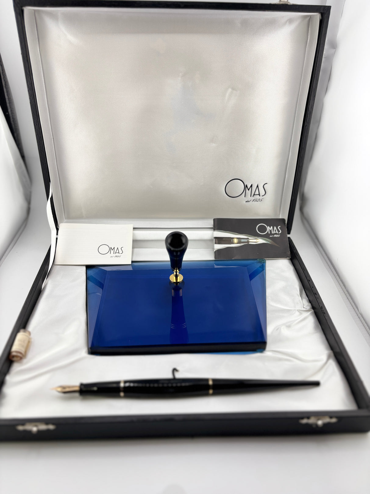 Omas Signum Desk Pen - Superb Flex - Blue Base - Wonderful !! 100 pens produced ONLY