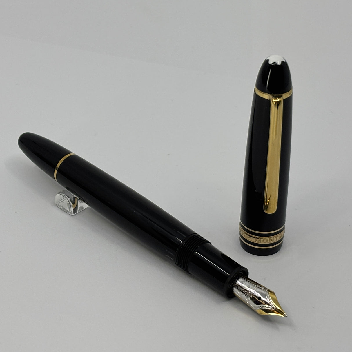 Montblanc #146 Black Resin LeGrand Meisterstuck Fountain Pen - Medium 18kt Gold Nib (Generally Sold with 14kt Nib)