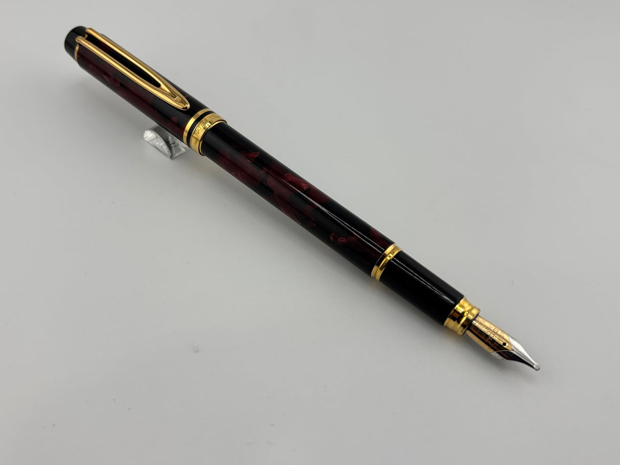 Waterman Man 200 Rhapsody Burgundy Marble Fountain Pen - Broad/Stub 18kt Gold Nib