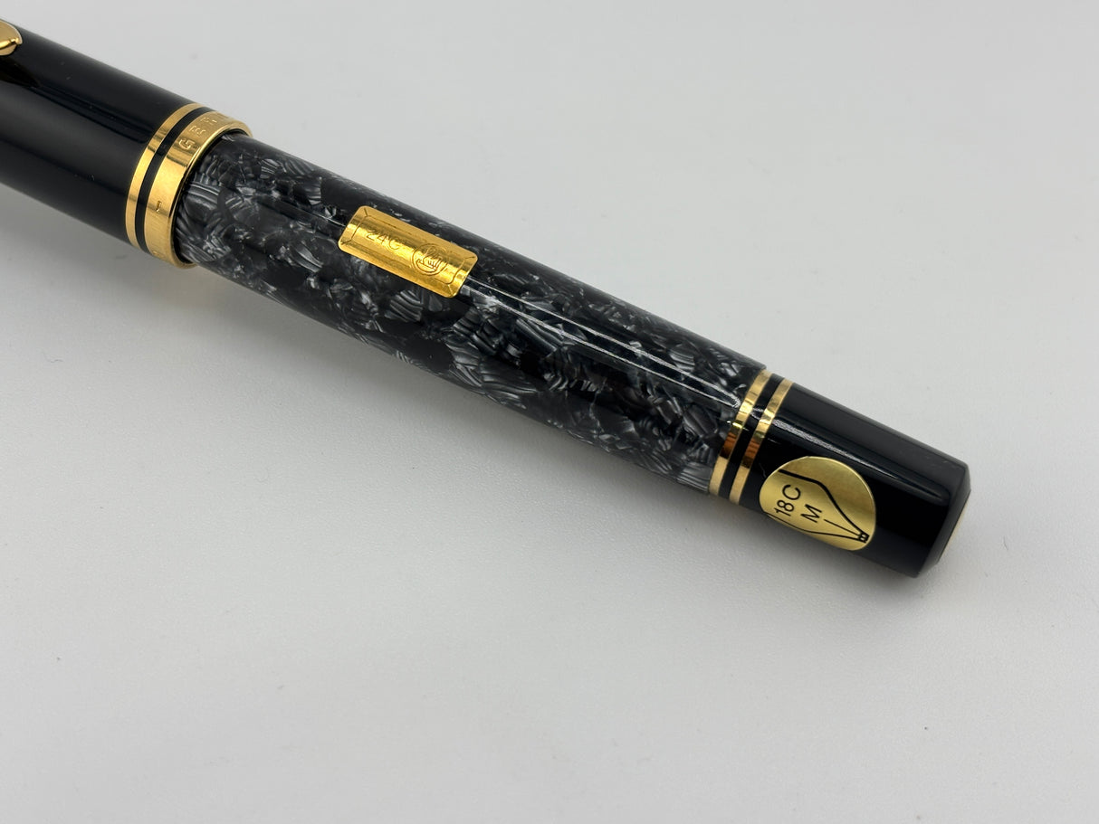 Pelikan M815 Wall Street Limited Edition Fountain Pen - Medium 18kt Gold Nib
