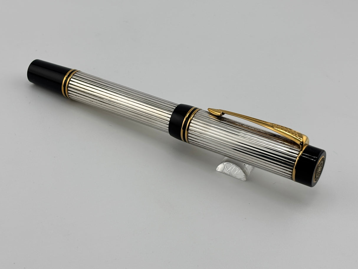 Parker Duofold Centennial (Largest Size) Sterling Silver Fountain Pen - Medium Italic #94 18kt Gold Nib