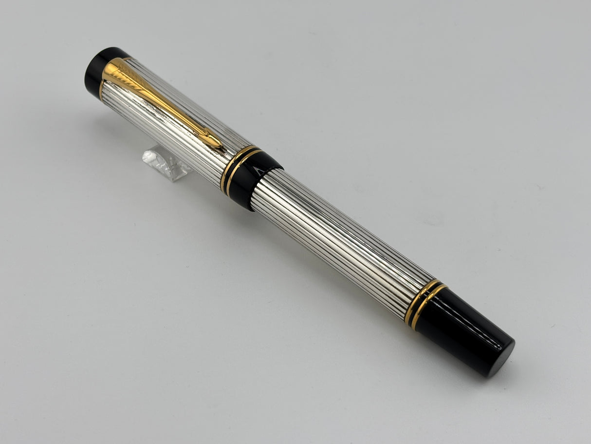 Parker Duofold Centennial (Largest Size) Sterling Silver Fountain Pen - Medium Italic #94 18kt Gold Nib
