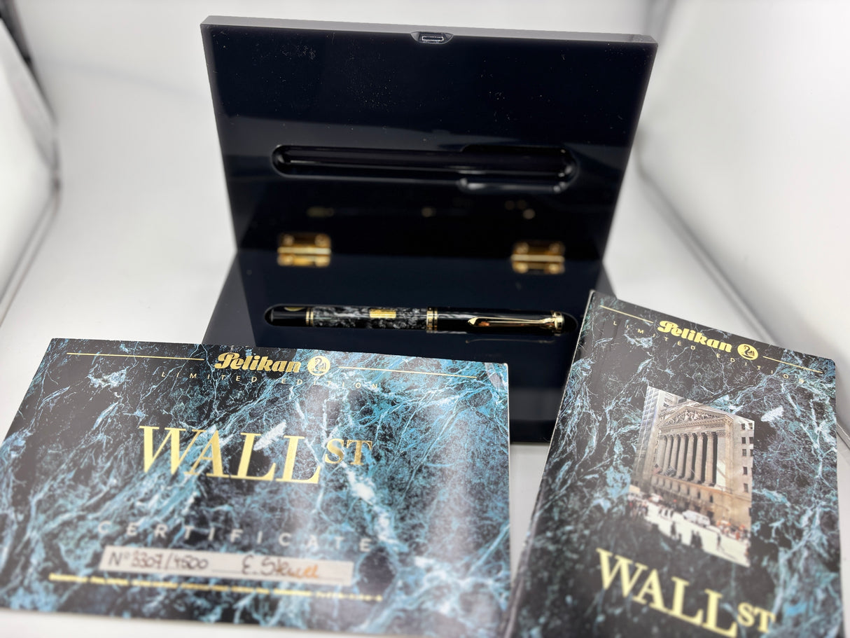 Pelikan M815 Wall Street Limited Edition Fountain Pen - Medium 18kt Gold Nib