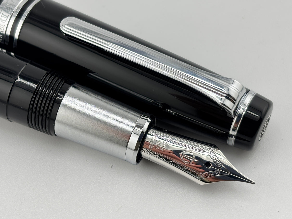 Sailor Ginza Pro Gear Black Special Edition Fountain Pen - Medium 21kt Gold Nib