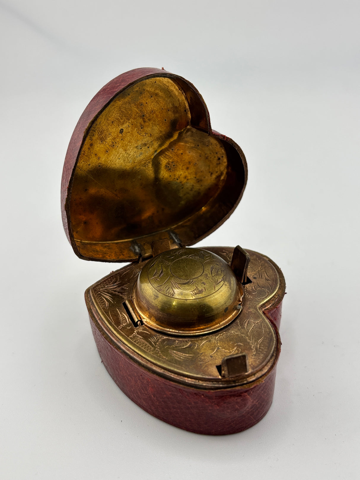 Inkwell Vintage circa 1930 excellent condition Heart shape - Red leather over brass Made in England