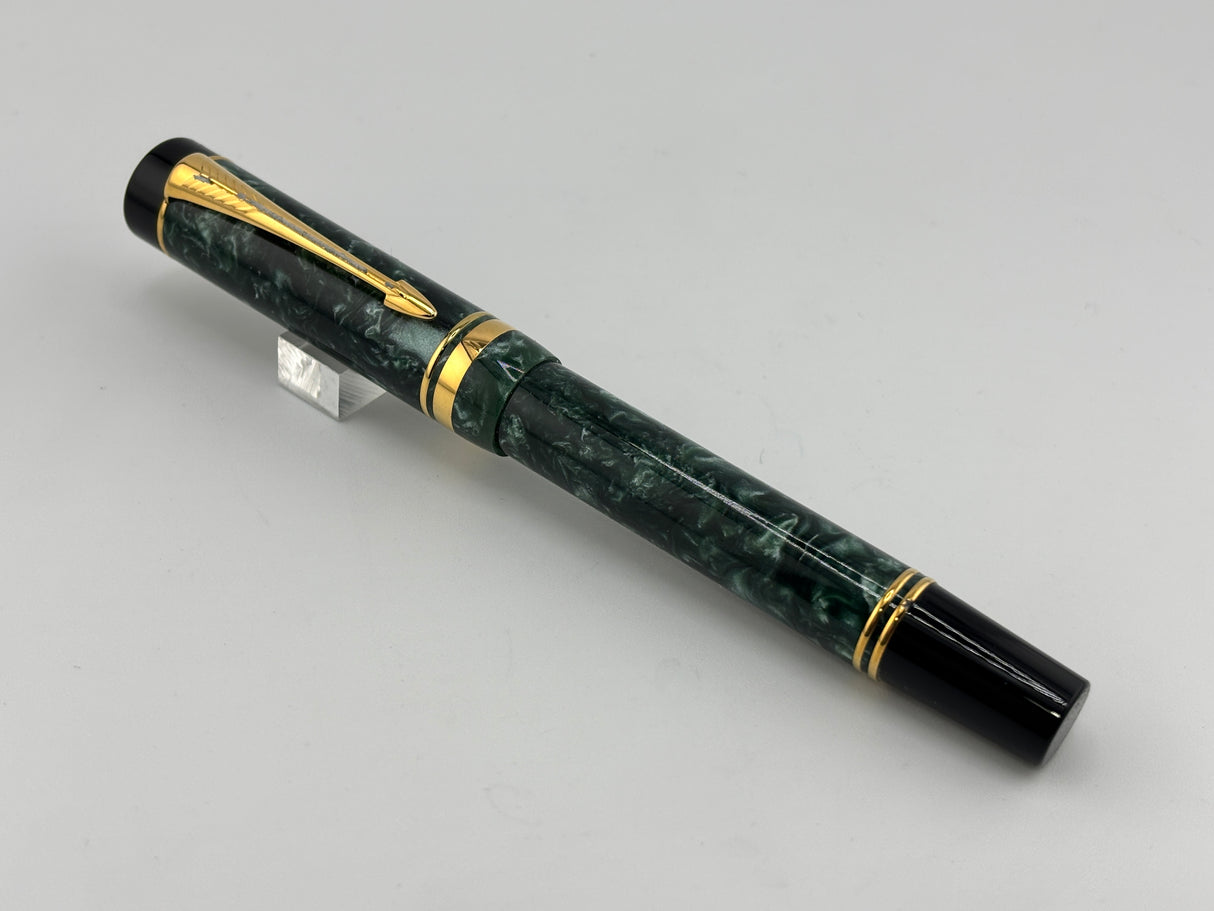 Parker Duofold Centennial Marbled Green Fountain Pen (Circa 1990) - Medium 18kt Gold Nib