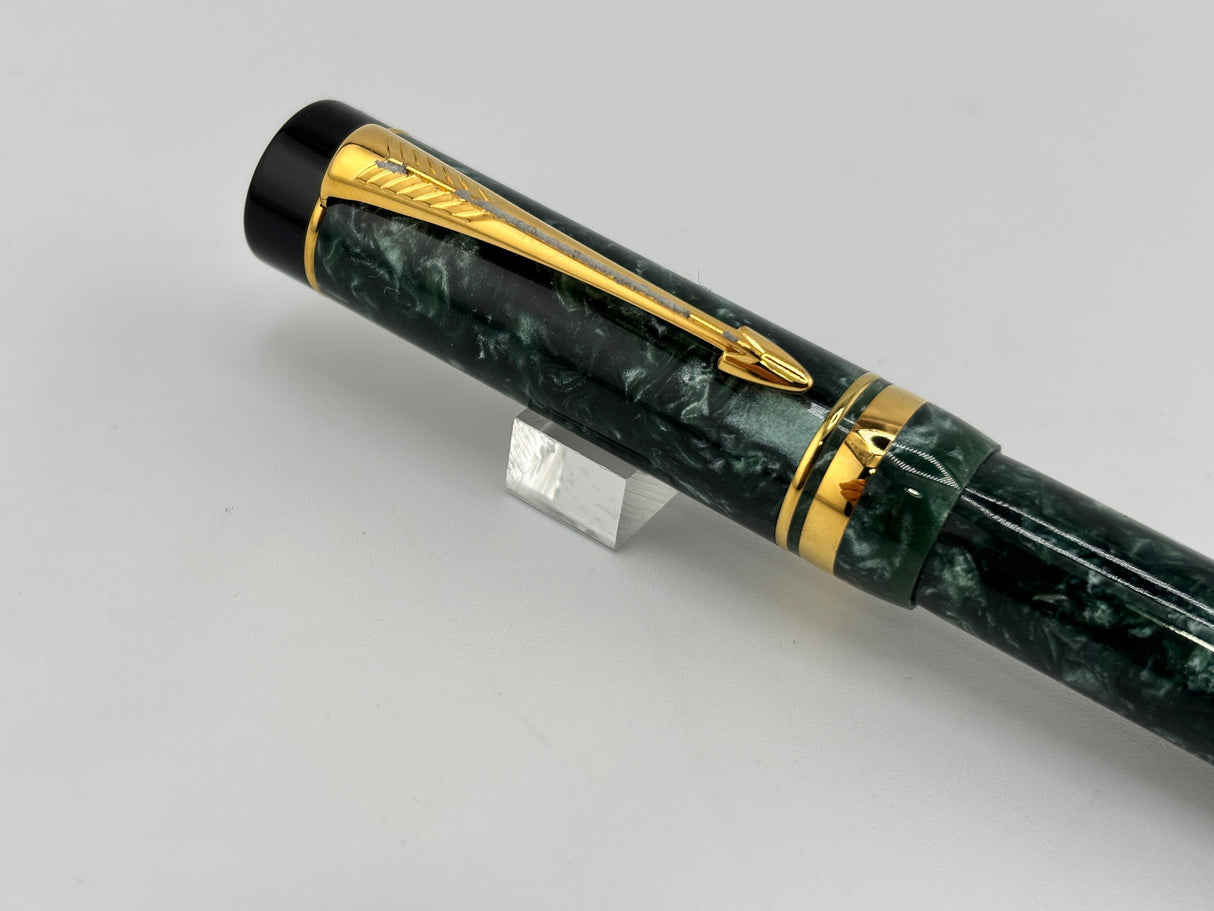 Parker Duofold Centennial Marbled Green Fountain Pen (Circa 1990) - Medium 18kt Gold Nib