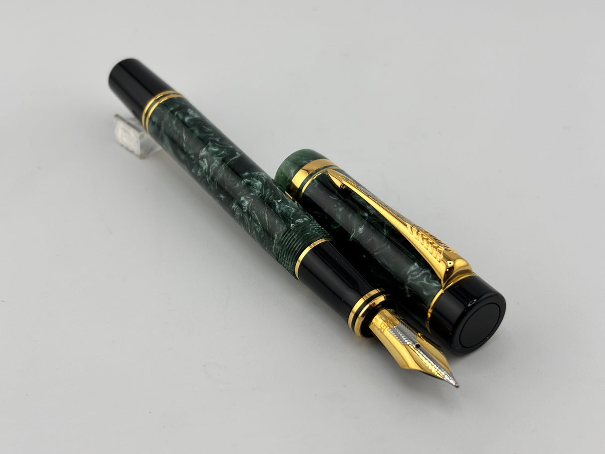 Parker Duofold Centennial Marbled Green Fountain Pen (Circa 1990) - Medium 18kt Gold Nib