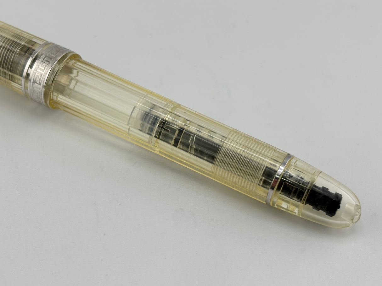 OMAS "Vision" Ogiva Transparent Fluted Demonstrator Fountain Pen - Medium 18kt Gold Nib