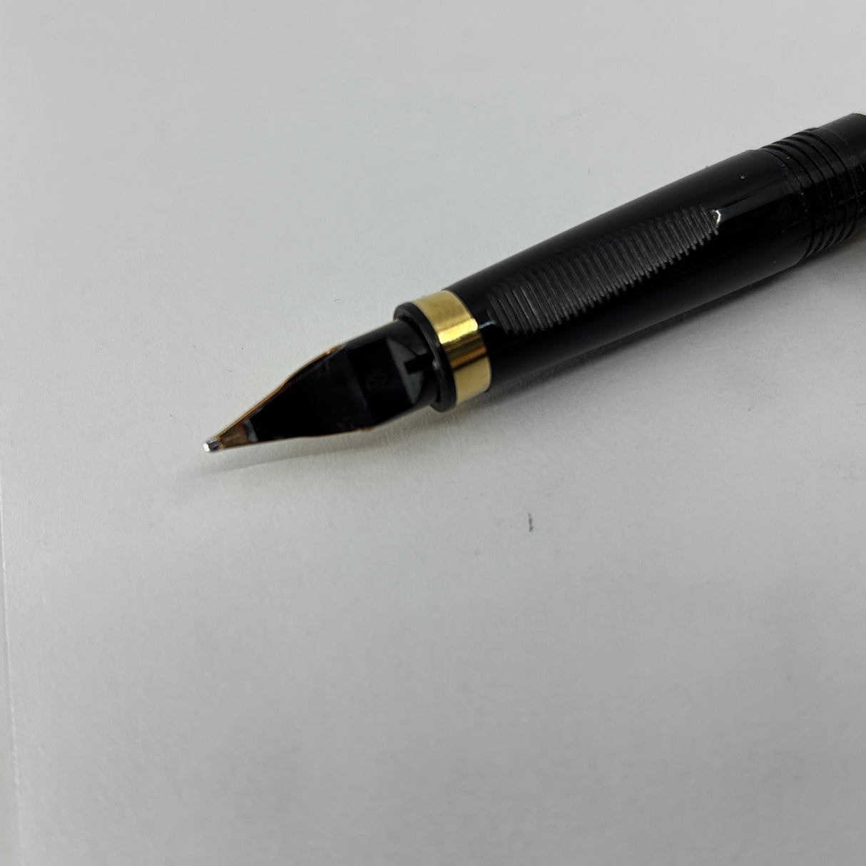 Parker 75 black lacquer gold trim Broad Nib - Original converter