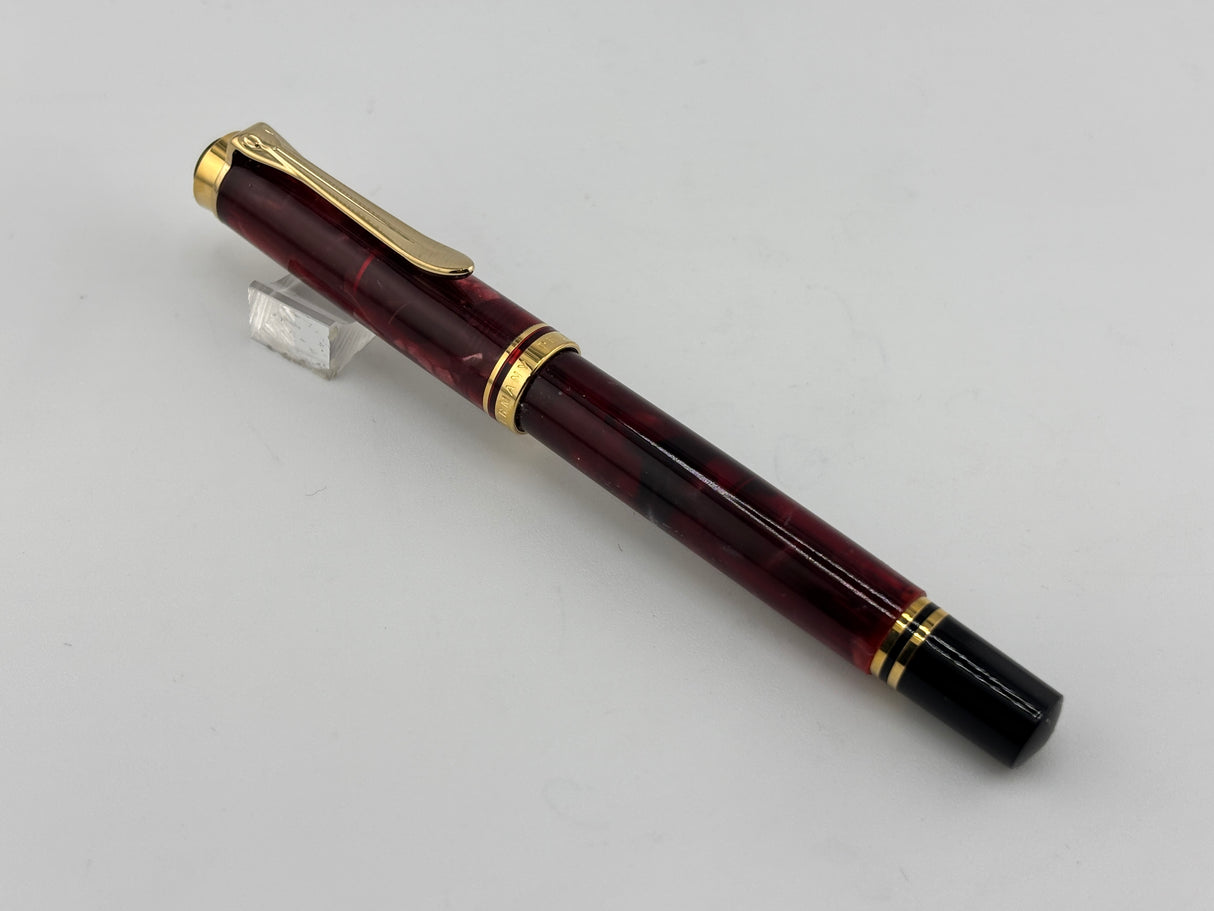 Pelikan M300 Marbled Burgundy Fountain Pen (Circa 2002) - Medium 14kt Gold Nib
