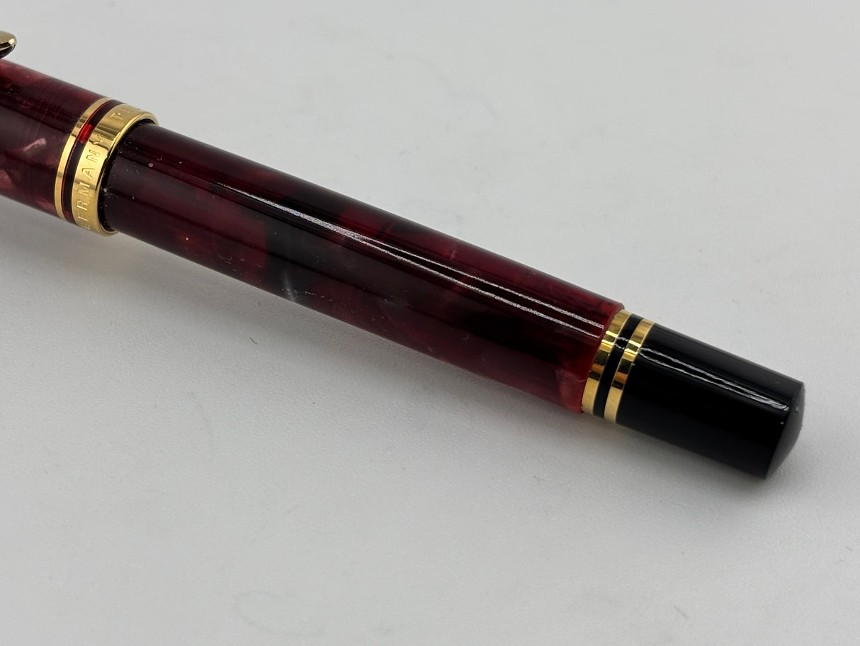 Pelikan M300 Marbled Burgundy Fountain Pen (Circa 2002) - Medium 14kt Gold Nib