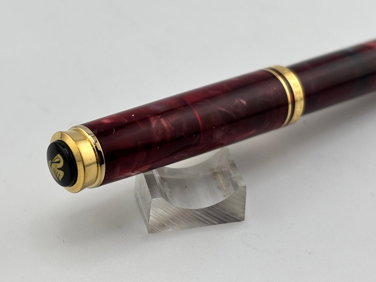 Pelikan M300 Marbled Burgundy Fountain Pen (Circa 2002) - Medium 14kt Gold Nib