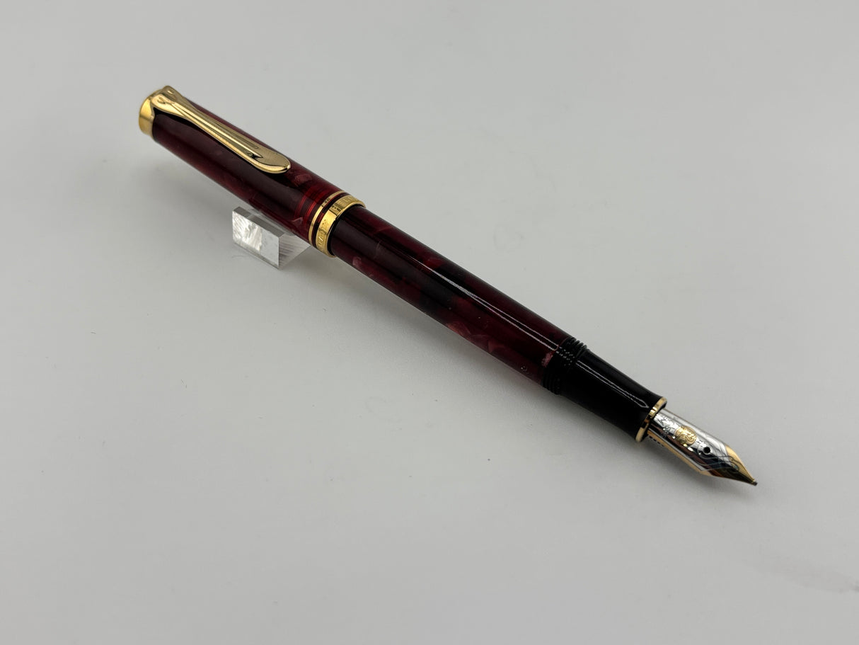 Pelikan M300 Marbled Burgundy Fountain Pen (Circa 2002) - Medium 14kt Gold Nib